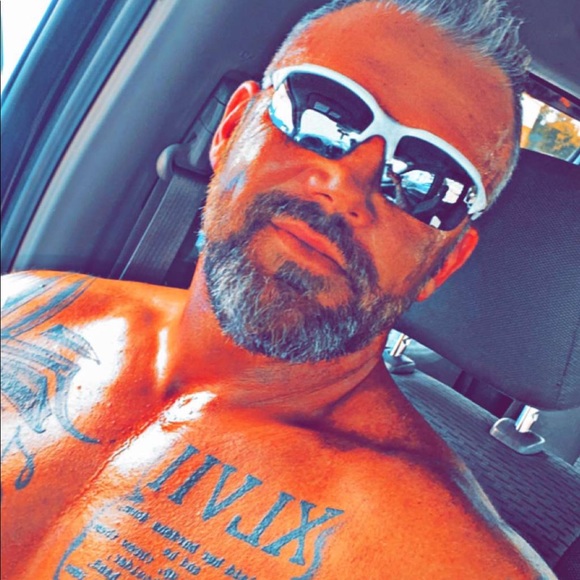 Meet your Posher, Dustin - Picture 3 of 8